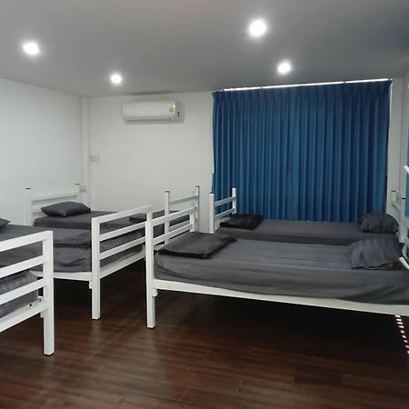 Happy Home Hostel Бангкок Екстер'єр фото